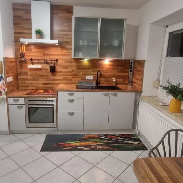 Ferienwohnung Lichtblick - Küche beleuchtet