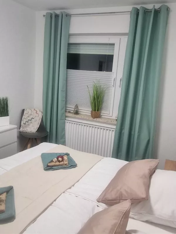Ferienwohnung Lichtblick - Schlafzimmer Holz gesamt
