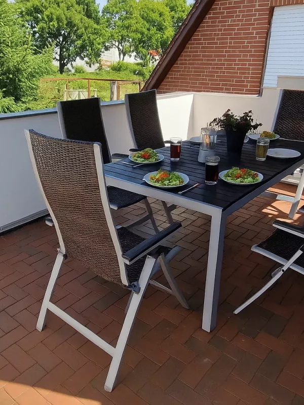 Ferienwohnung Landlicht - Tarrasse mit Essen